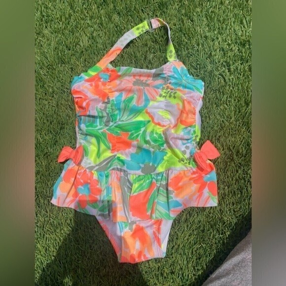 Cat & Jack swimsuit size 5t one piece swimsuit floral used in great condition - Picture 7 of 9
